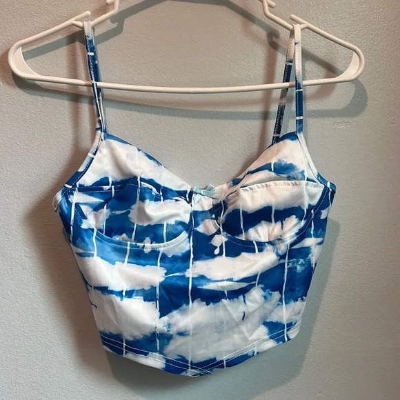 Cloud crop top no brand women’s small v hem - Picture 2 of 3